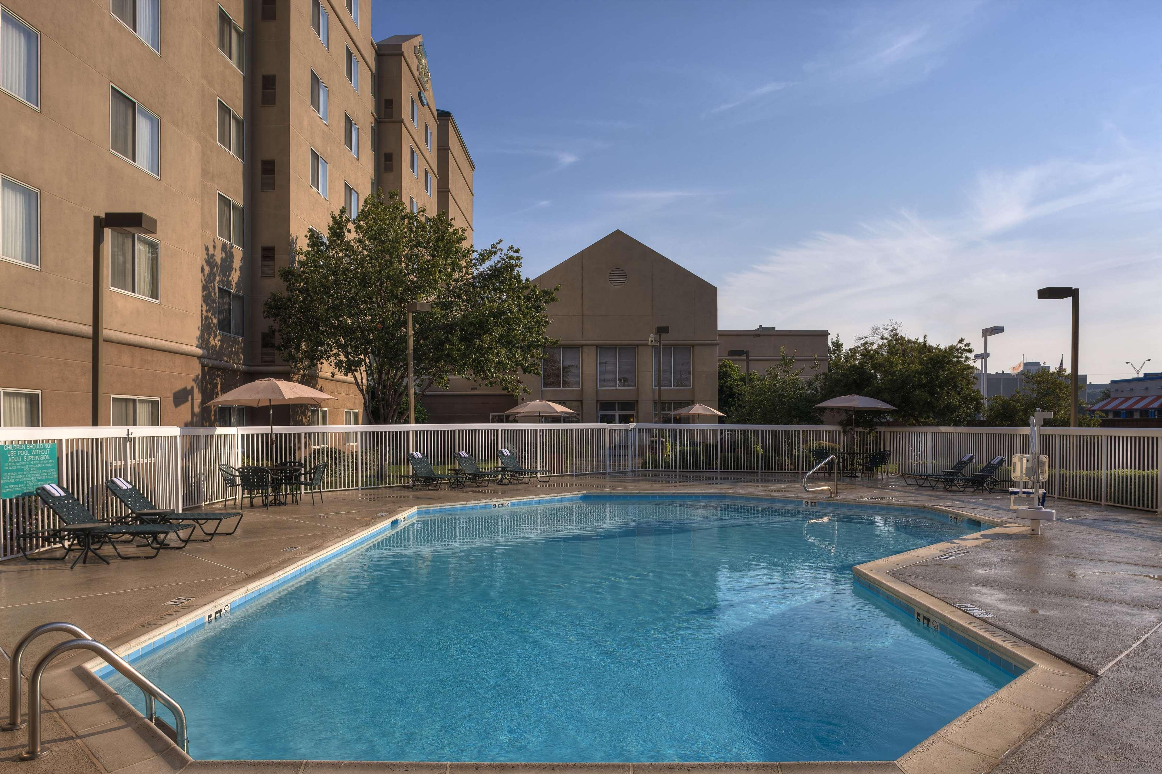 Homewood Suites By Hilton Dallas Market Center Екстер'єр фото