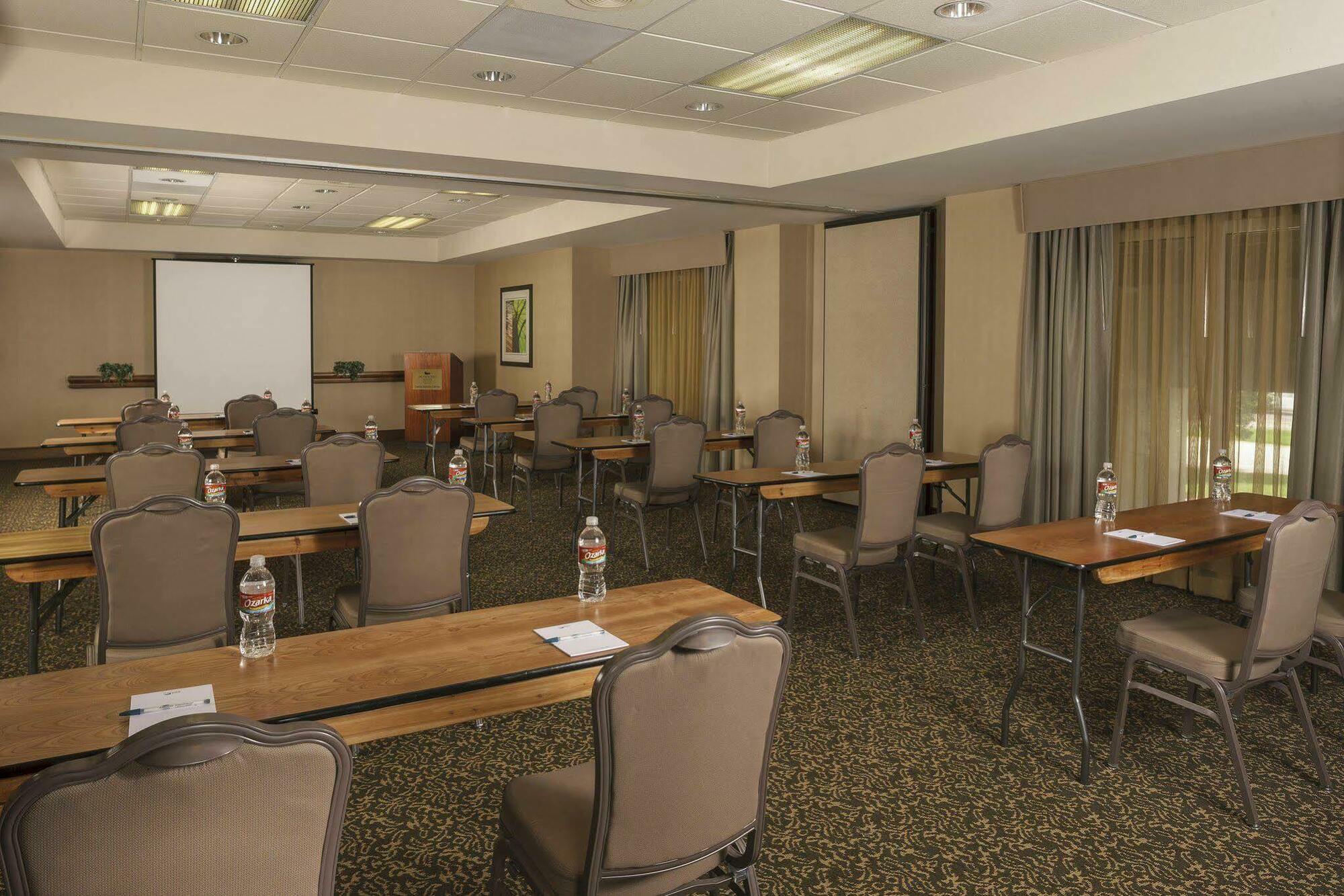 Homewood Suites By Hilton Dallas Market Center Екстер'єр фото